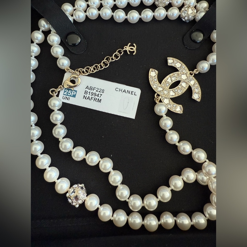 BNWT 2025 CHANEL Pearl Necklace